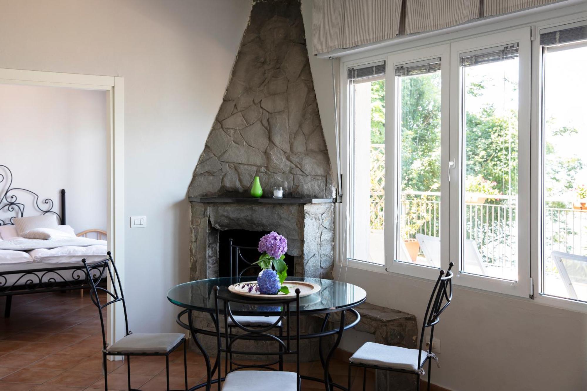 Charming Moment Di Villa Porta - Residenza Leonardo Luino Bagian luar foto